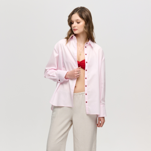 Damska koszula oversize PINK DESIRE w kolorze baby pink – modny akcent na co dzień