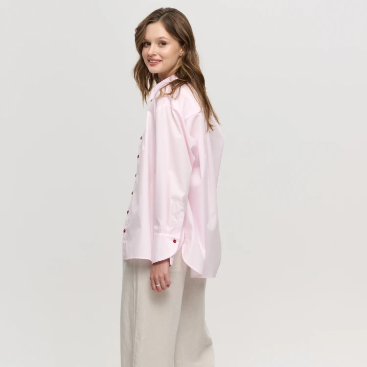 Wyrazista koszula PINK DESIRE z naturalnej tkaniny i oversize’owym fasonem – KOSHU:LE