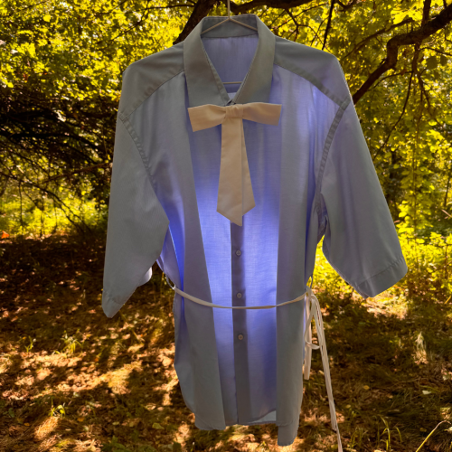 Koszula ECOCHIC BlueWhite z tkaniny z drugiego obiegu – uszyta z męskiej koszuli